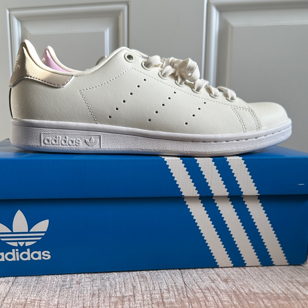 Stan Smith Adidas Sneakers - Cream and Pink - Picture 6 of 13